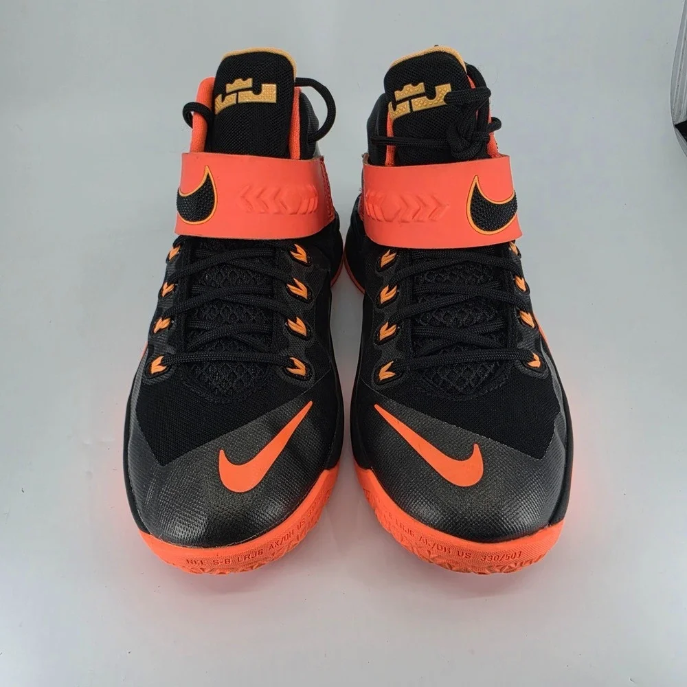 Nike LeBron Soldier 8 Black Peach 653645-001 Youth Size 5.5 Basketball